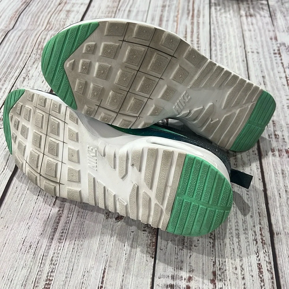 Nike Air Max Tennis Shoes - Picture 11 of 11